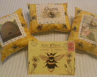 Primitive -Folk Art-Vintage-Farmhouse Honey Bee Bowl Fillers-Cupboard Tucks-ornies- Set of 3 with 1 postcard