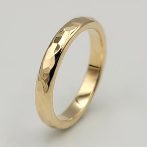 Hammered Gold Wedding Ring, Woman&#39;s 14K Gold Ring, Mens Unisex Wedding Band, Everyday Solid Gold Ring, Engraved Gold Ring, Unisex Ring