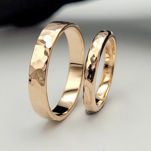 Gehämmertes Ehering Set, Roségold Ehering Set, Ringe für Sie und Ihn, Paar Geschenk, Rustikale Rosegold Bands, Gehämmerte Passende Ringe