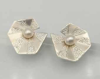 Floral Stud Earrings, Floral Pearl Studs, Flower Earrings with Pearls, Flower Silver Studs, Daisy Studs, Anniversary Gift For Her