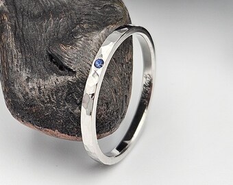 Hammered White Gold Sapphire Ring, Minimalist Promise Band, Handmade Blue Stone Jewelry, Dainty Stacking