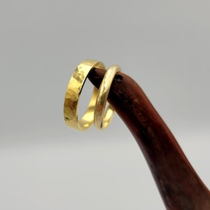 Conjunto de anillos de boda martillados, conjunto de alianzas chapadas en oro, anillos para él y para ella, regalo para parejas, anillos de compromiso rústicos, anillos a juego martillados imagen 3