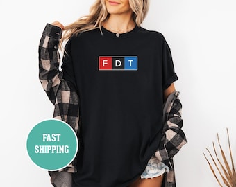Camiseta con el logo de la radio FDT (F Donald Trump), ropa de protesta, camiseta anti Elon DOGE, ropa activista, camiseta de resistencia a Trump