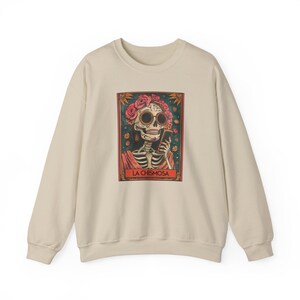 La Chismosa-uniseks sweatshirt, Dia de los Muertos, Loteria geïnspireerd, thee morst, grappige trui met ronde hals