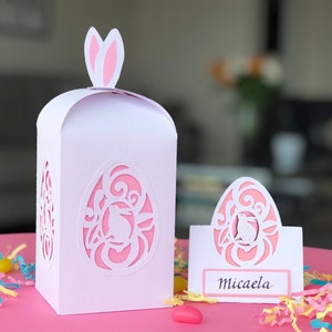Osterhase Leckerli Box SVG und Tischkarte SVG Set. DIY-Ostern Tischdekoration Vorlage, Süßigkeitenhalter & Namensschild Ostern svg Bundle. Holen Sie sich Ihre