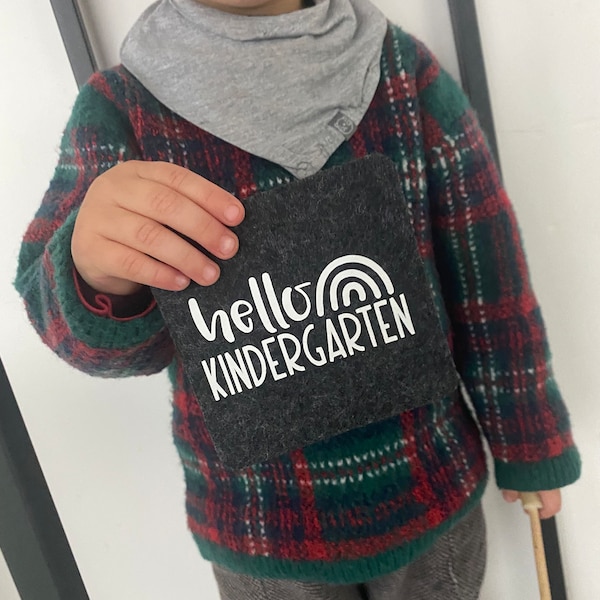 Beginn der Kindergartenzeit, Kindergartenkind Geschenk, Eingewöhnung Kita, Schild zum Halten Filzuntersetzer, Kindergartenstart