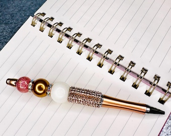Eleganter Dekorativer Stift aus Rosa, Gold und Weißen Perlen