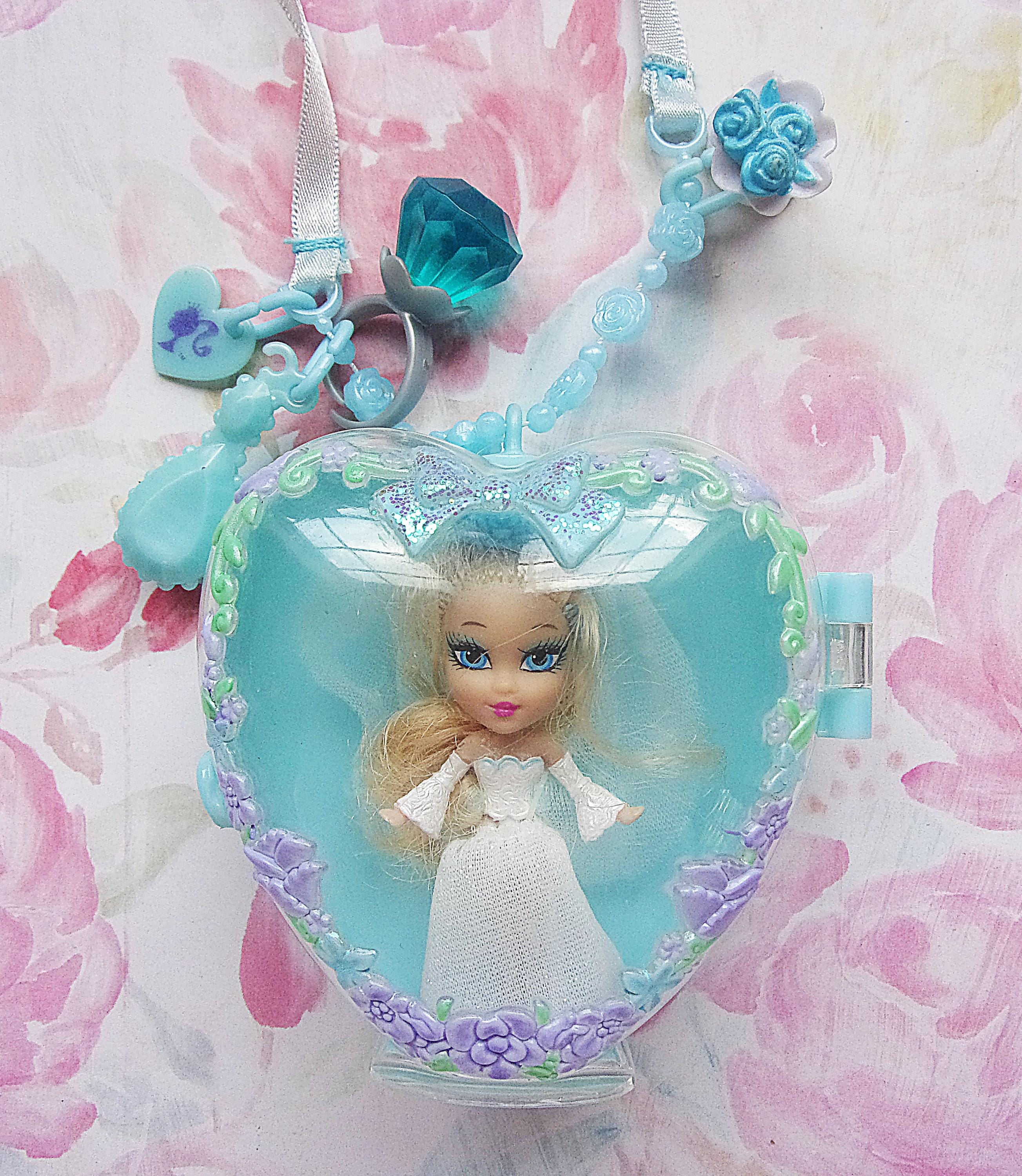 Beautiful Bride Becky ~ Heart Locket Necklace ~ Barbie Peek-a-boo