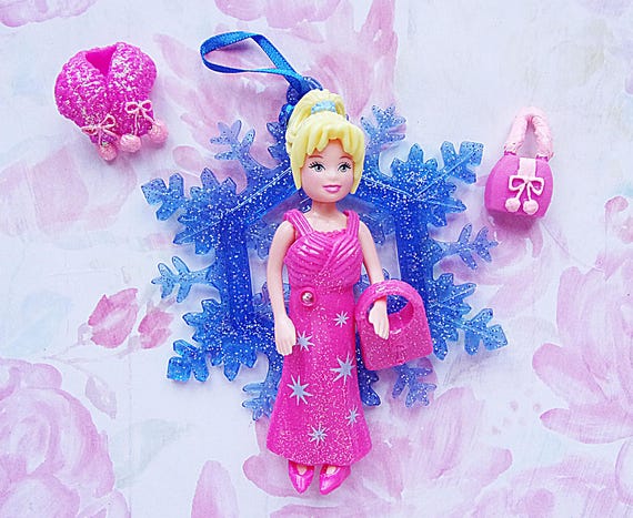pink dress and blue shoes Hydrofera Hydrofera Blue Classic Foam Dressings