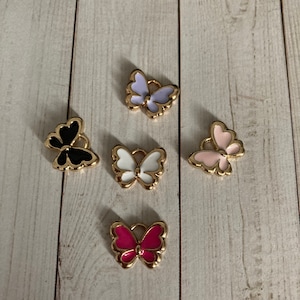 Charm mariposa de oro y esmalte