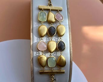 Bracelet à bascule et galets en cristal de roche, plaqué or 18 carats et pierres précieuses Rivka Friedman