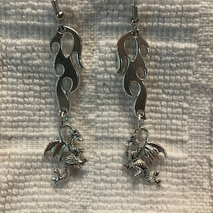 flame and dragon silver dangle earrings, fantasy jewelry, flames shape, 3D little dragons, fire and flying dragon drop earrings