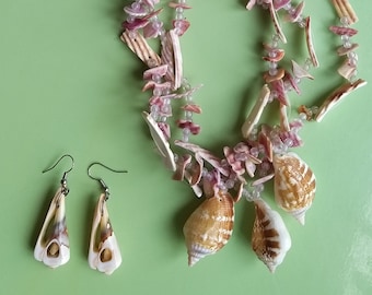 Handmade set of Shell jewelry - Shell Necklace and Shell Earrings
