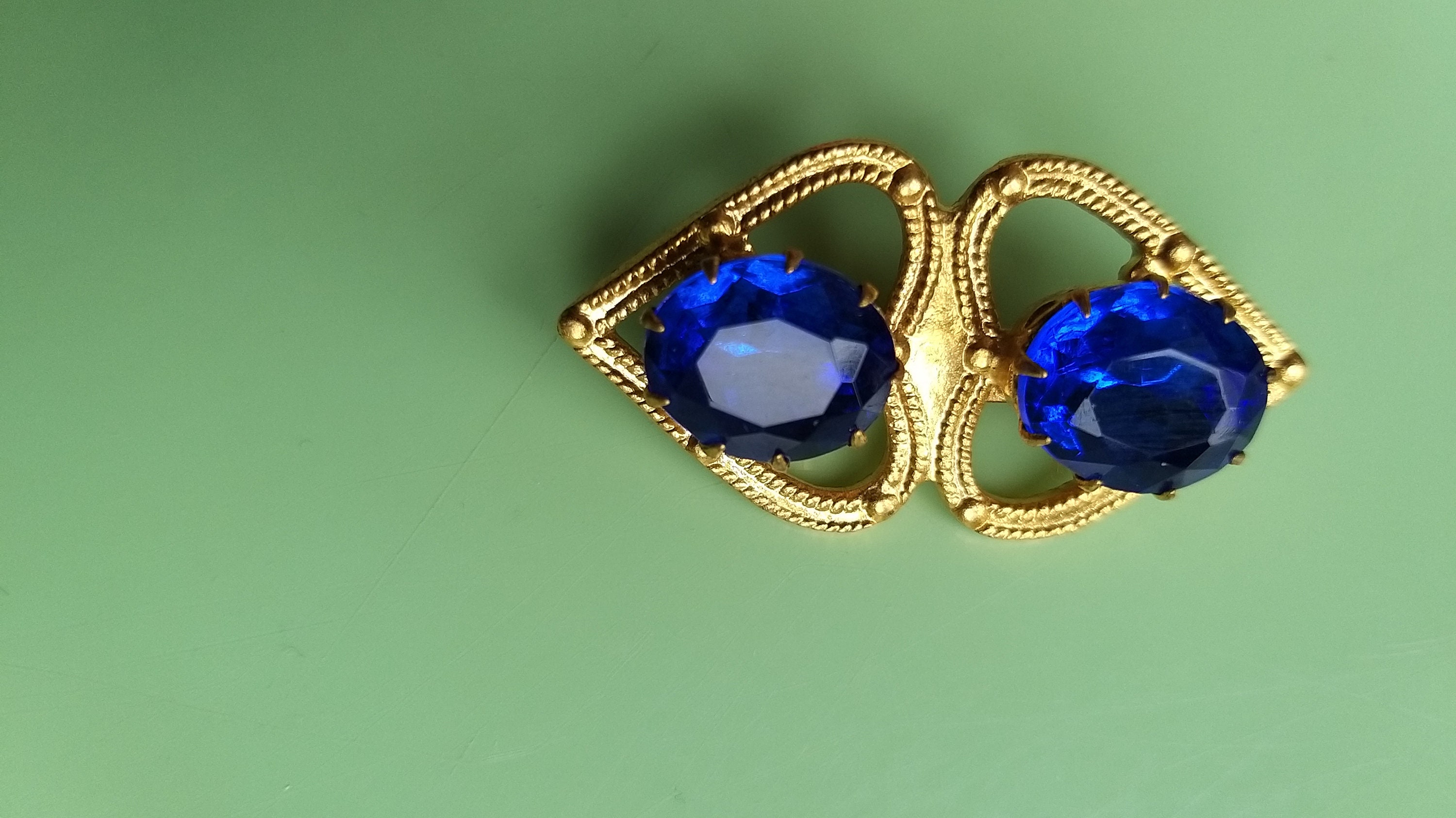 Broche Vintage En Métal – Style Rétro – Occasion En Bon état Général