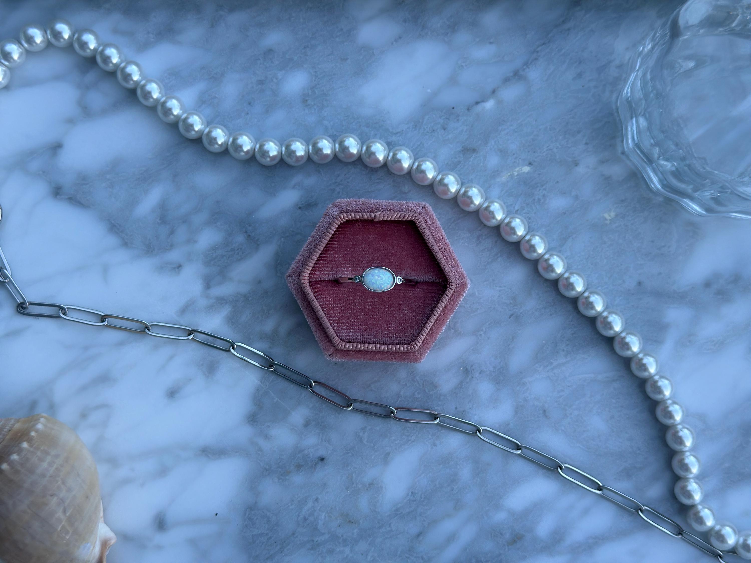 Anello A Farfalla: Fascia Celtica In Argento Sterling Con Opale Bianco Da Laboratorio - Italia - Foto 2