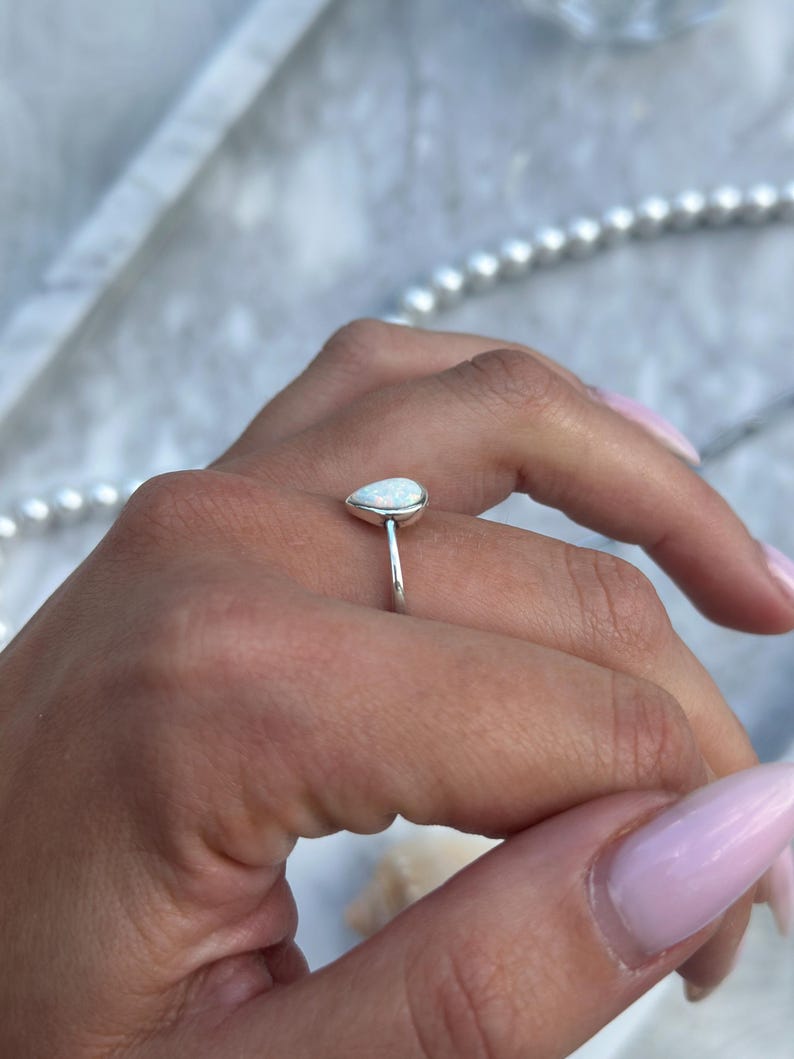 Oxidierter Sterling Silber Tropfen-Ring: Solitär Weißer Opal 9 mm Bild 3