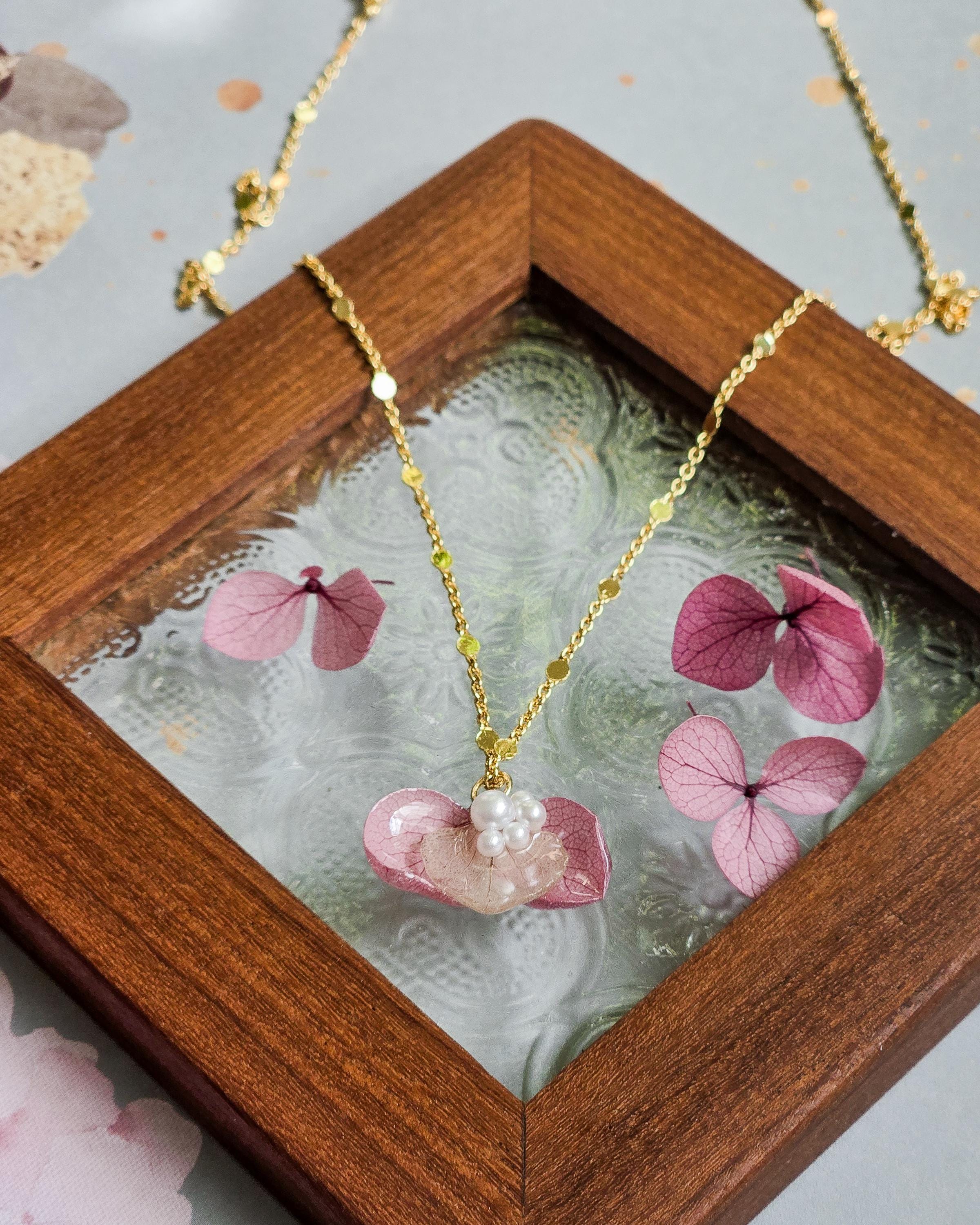 Hydrangea Real Flower Resin Necklace: Botanical Jewelry, Gold