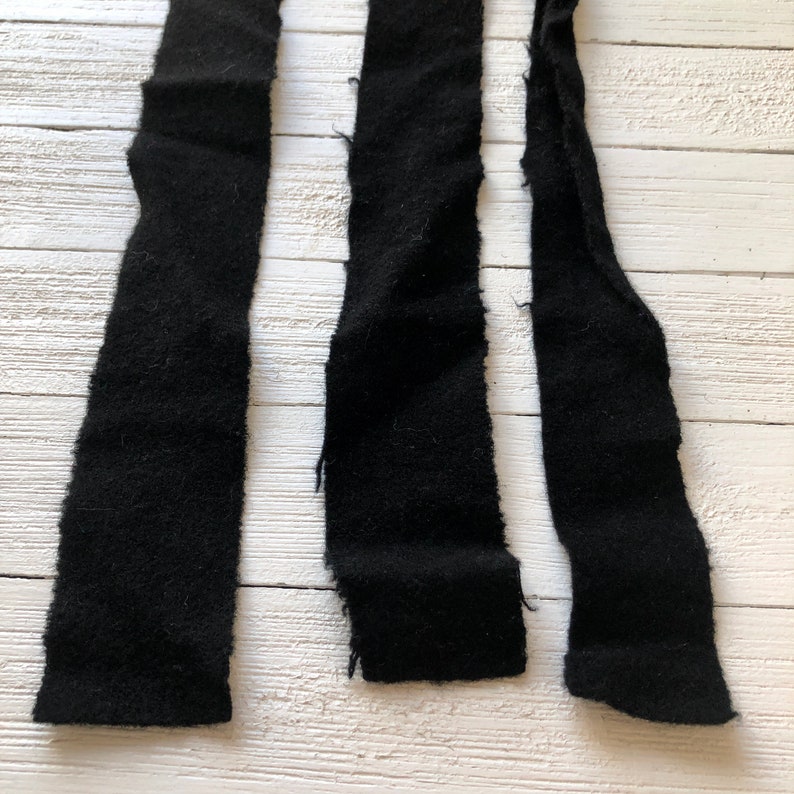 Medium Weight Wool Embroidery Supply #113 Rug Hooking Rescued Wool Upcycled Wool Applique BLACK Wool Scrap Strips