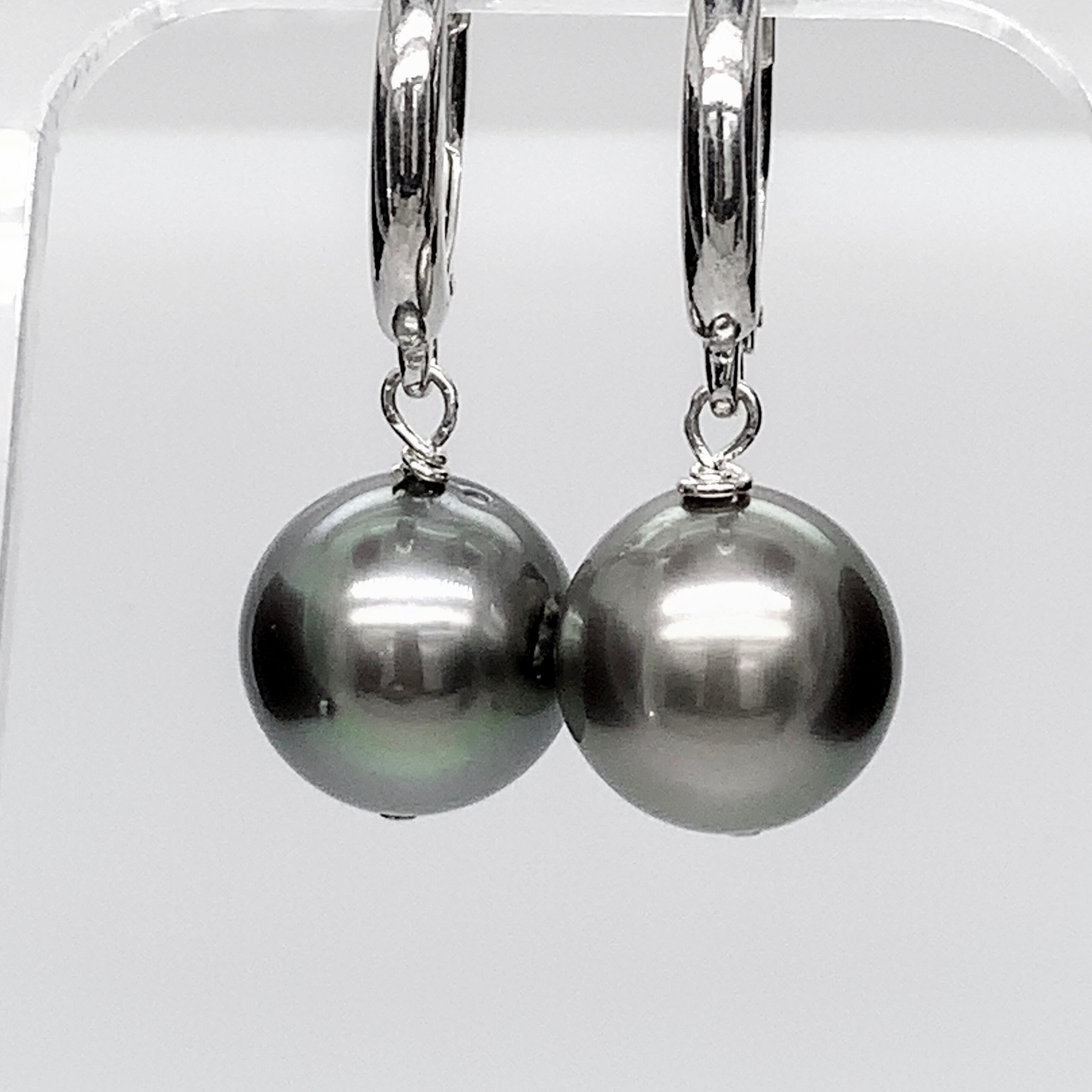 Silver Gray Tahitian Pearl Earrings 