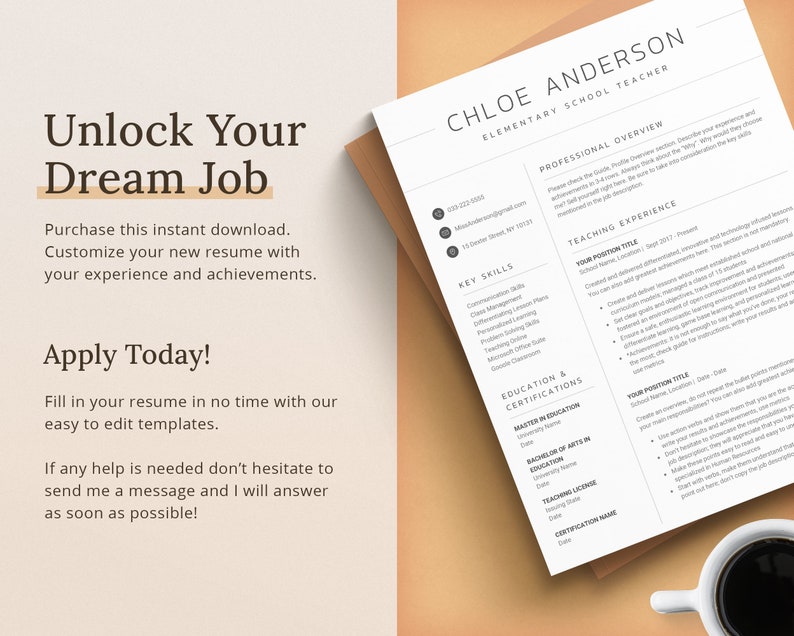 Pu&ograve; includere: Un modello di curriculum con il testo "Unlock Your Dream Job" e "Apply Today!" Il curriculum &egrave; per Chloe Anderson, insegnante di scuola elementare. Il curriculum include sezioni per Panoramica professionale, Competenze chiave, Esperienza di insegnamento, Istruzione e Certificazioni.