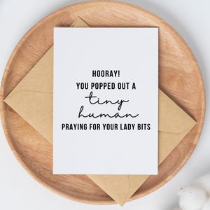 Nueva tarjeta de bebé imprimible para mamá, nueva tarjeta de bebé sarcástica, tarjeta imprimible humorística para nueva mamá, nuevo pequeño humano, orando por sus bits de dama