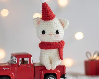 Patrón de Gatito a Crochet: Gato Navideño con Gorro y Bufanda (INGLÉS)