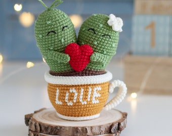 Patrón de crochet "Cactus enamorados". Patrón de crochet para regalo de San Valentín. Patrón en PDF de "Cactus en una taza". Patrón en inglés.