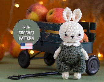 Crochet pattern little bunny toy 16 cm in green jumpsuit. Amigurumi bunny crochet PDF pattern. Rabbit in jumpsuit.