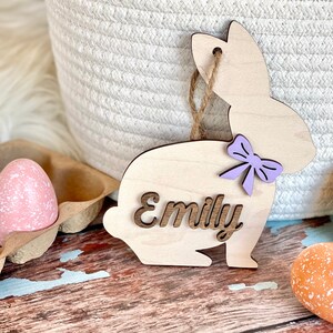 Etiqueta de cesta de Páscoa personalizada, etiquetas de nome de coelho da Páscoa, cartão de nome de madeira, configuração de lugar de Páscoa, decoração de primavera, etiqueta de presente