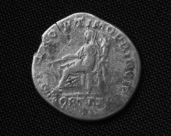 トラヤヌス・デナリウス、ローマ。西暦98～117年。RIC 254。古代