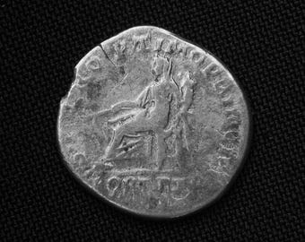 トラヤヌス・デナリウス、ローマ。西暦98～117年。RIC 254。古代