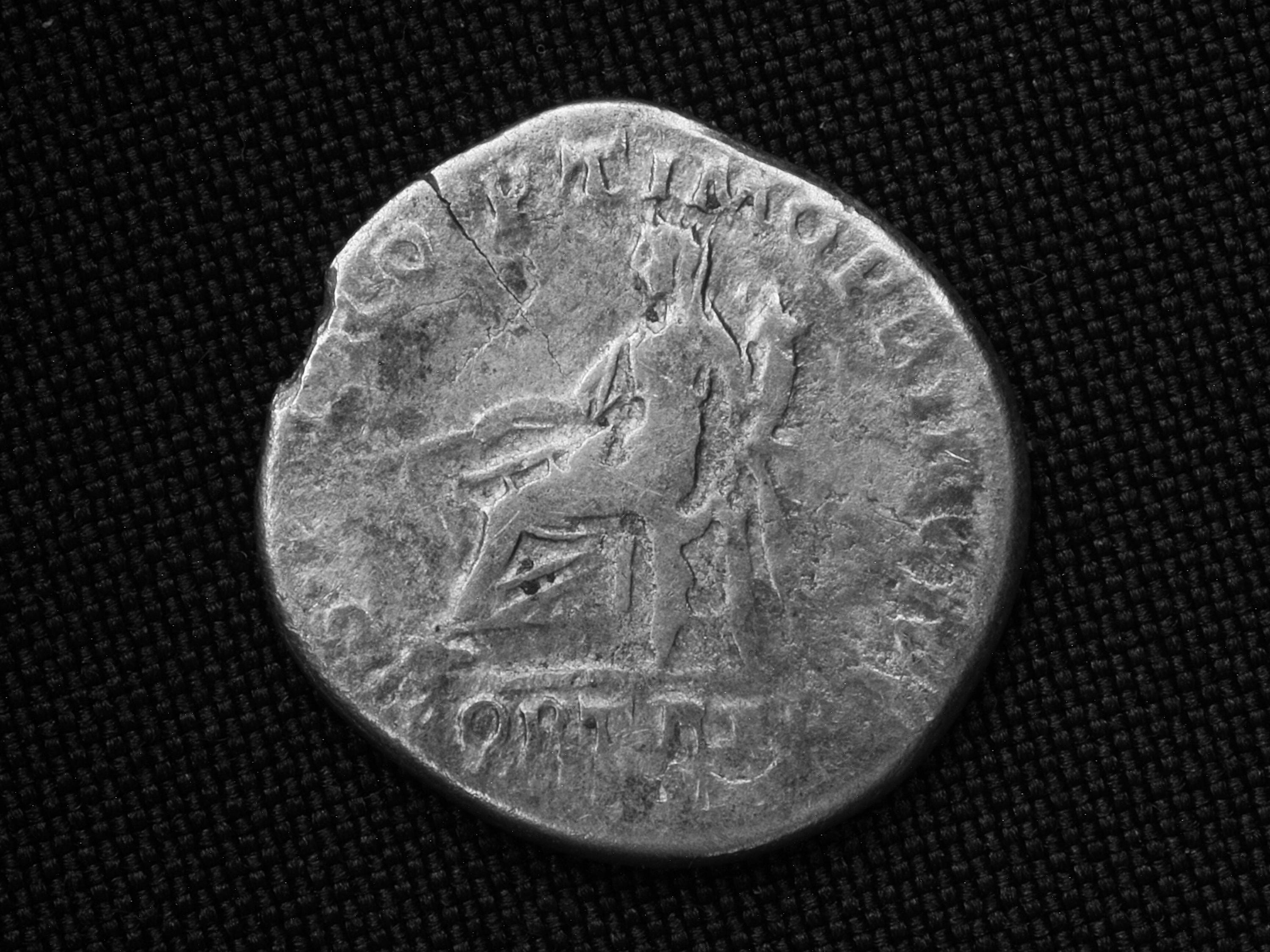 トラヤヌス・デナリウス、ローマ。西暦98～117年。RIC 254。古代