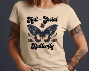 Camiseta de mariposa antisocial, camiseta de mariposa linda, camiseta para lectores, camiseta de mariposa gótica, camiseta introvertida, camiseta de libros, camiseta de estado de ánimo