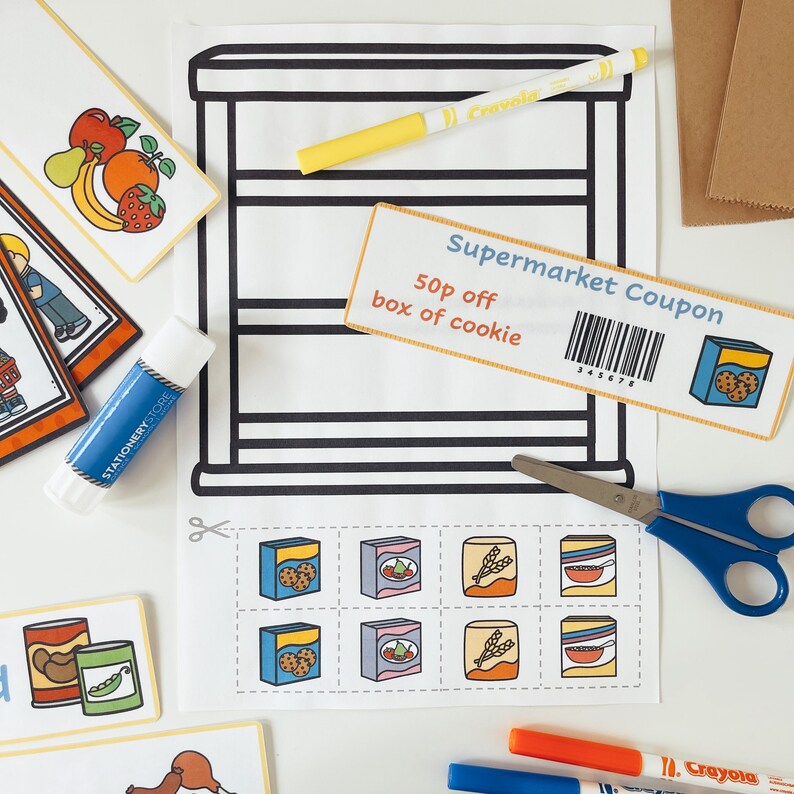 K&ouml;nnte beinhalten: Ein ausdruckbares Arbeitsblatt f&uuml;r Kinder mit einem Supermarktregal und einem Gutschein f&uuml;r 50p Rabatt auf eine Schachtel Kekse. Das Arbeitsblatt enth&auml;lt ein Raster mit Bildern verschiedener Lebensmittel, darunter Kekse, M&uuml;sli und Obst.