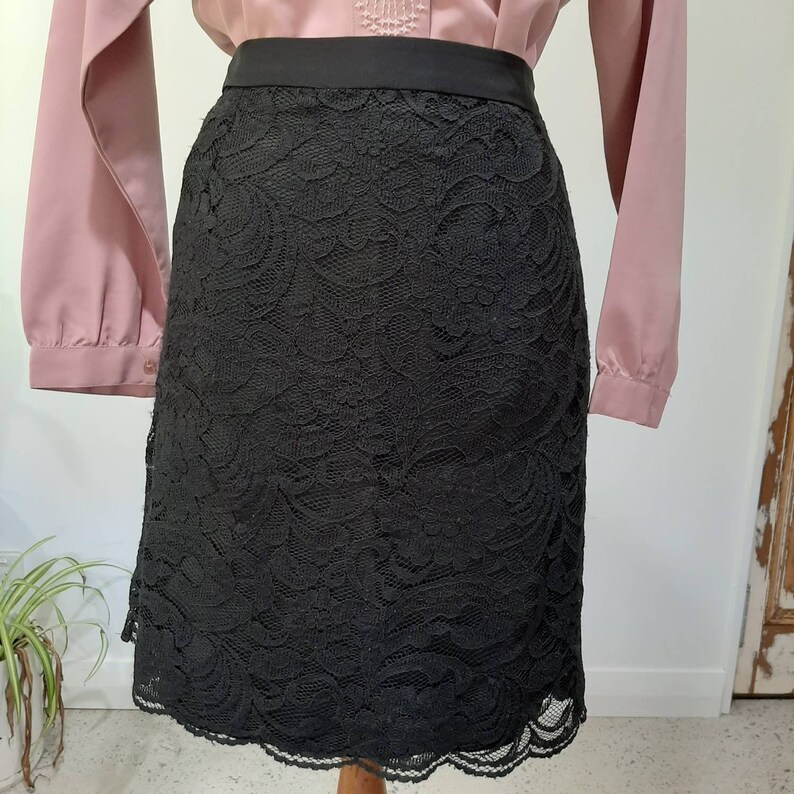 Jupe Longue DKNY Noire En Dentelle - Taille 10 (US) - Neuve Avec étiquettes - Style Féminin Et élégant