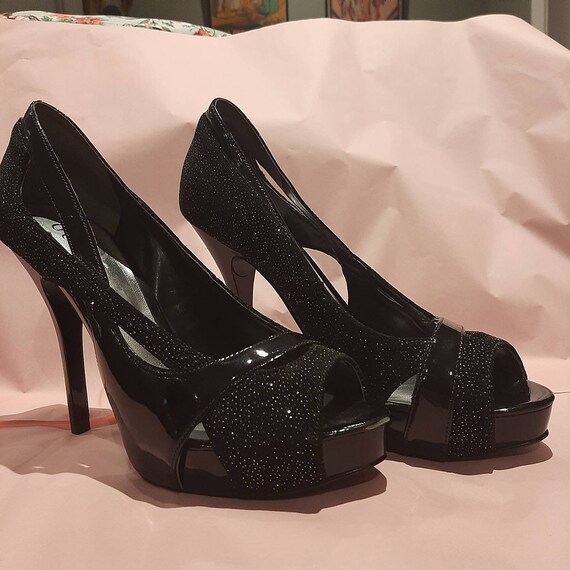 Guess shoes * Black Shoes * Designer Shoes