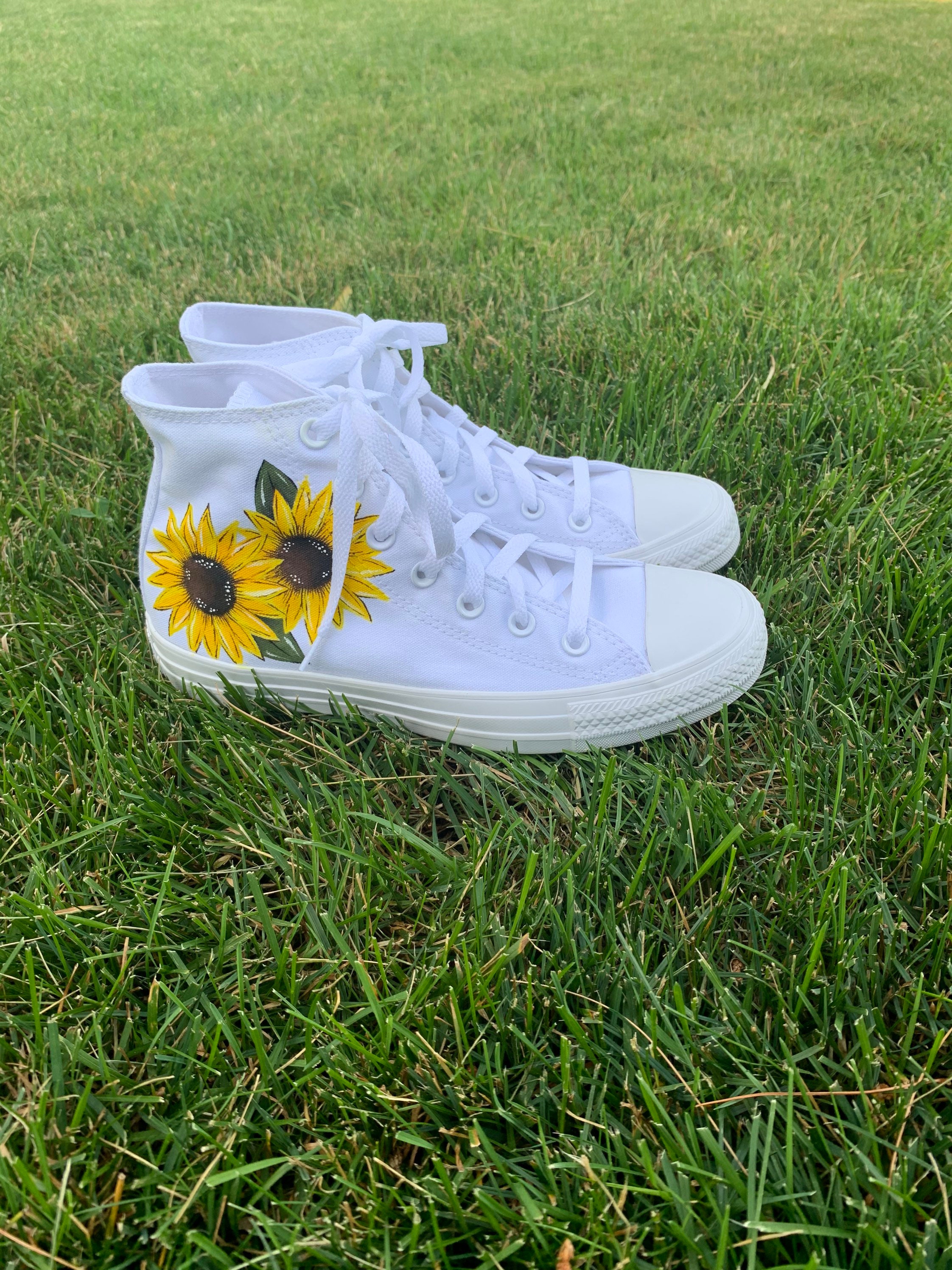 white sunflower converse