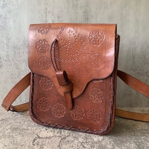 Vintage Tooled Leather Shoulder Bag: Floral Design