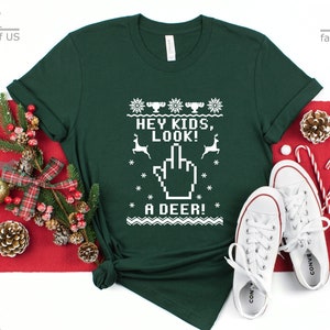 Ehi ragazzi, guardate! Un cervo! Shirt / National Lampoon's Christmas Vacation / Funny Christmas Shirt / Clark Griswold Fans / Gift Tee