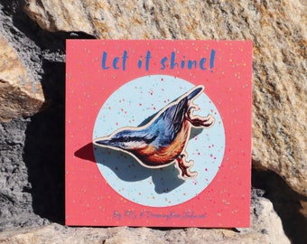 Nuthatch Wooden Pin Badge -  Nuthatch Bird Wooden pins - 35 mm wooden pin of Nuthatch - Special Gift for him, her and you -