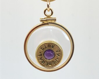 Winchester 45 cal. colar de bala, medalhão com vista traseira, medalhão cheio de ouro 14k - novo com ametista flutuante genuína.