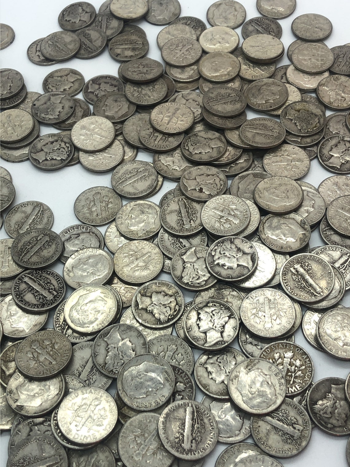 Roll of 90 silver mixed Mercury & Roosevelt dimes 5.00