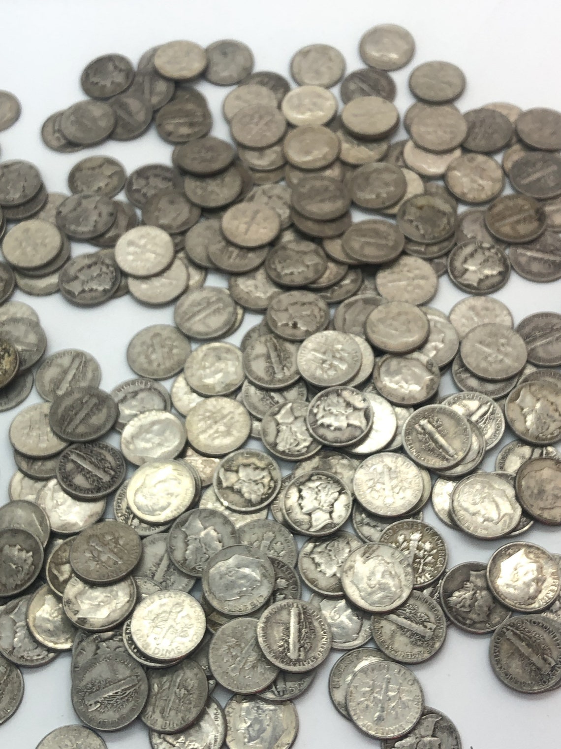 Roll of 90 silver mixed Mercury & Roosevelt dimes 5.00