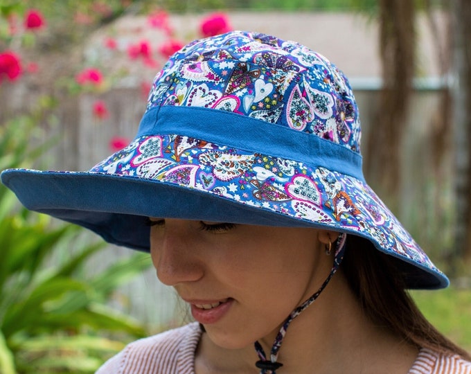 Wide Brim Gardening Hat for Women with Chin Strap and Bowknot, Reversible Double-Sided Packable Summer Floral Pattern Sun Hat Blue Ladies