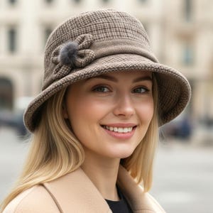 Womens Fall Winter Adjustable Bucket Hat Wool Cloche Flower Felt Hat Foldable Warm Fashion Minimalist Trendy Gift for Her