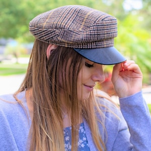 Baker Boy Cap, Tweed Hat, Newsboy Cap Womens, Medium Large Head Paperboy Fiddler Cabbie Hat, Flat Beret in Plaid Tweed, Best Gifts