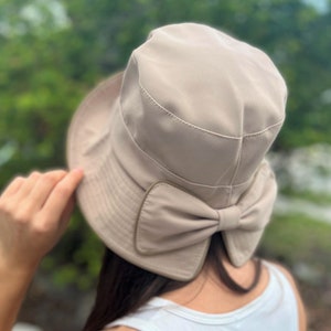 1920s Vintage Cloche Bucket Hat Packable Ladies Church Derby Party Fashion Floppy Lady Summer Hat with Bow & Chin Strap
