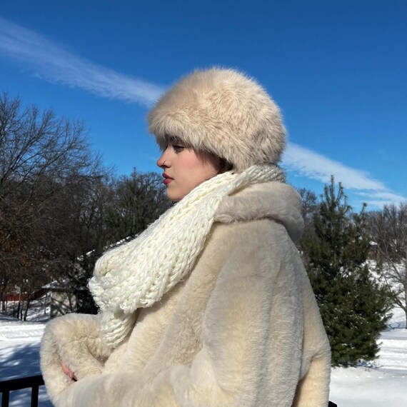 Fluffy Bucket Hat Warm Cossack Style Hat - Winter White Faux  display picture 2