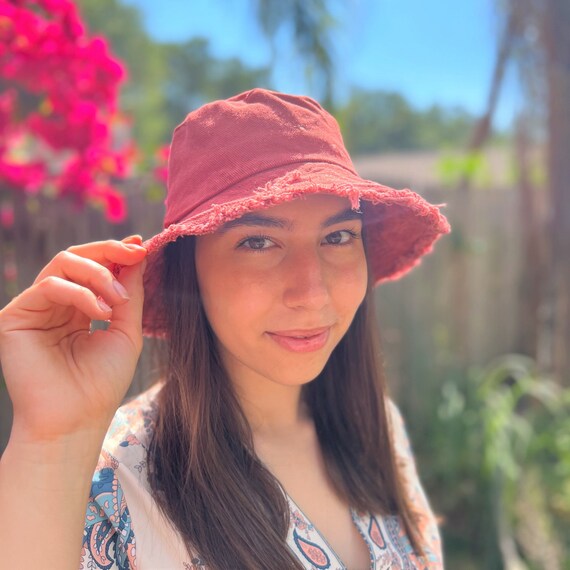 Pink Sun Hat Frayed Wide Brim Bucket Hat Summer Hat Women  display picture 2