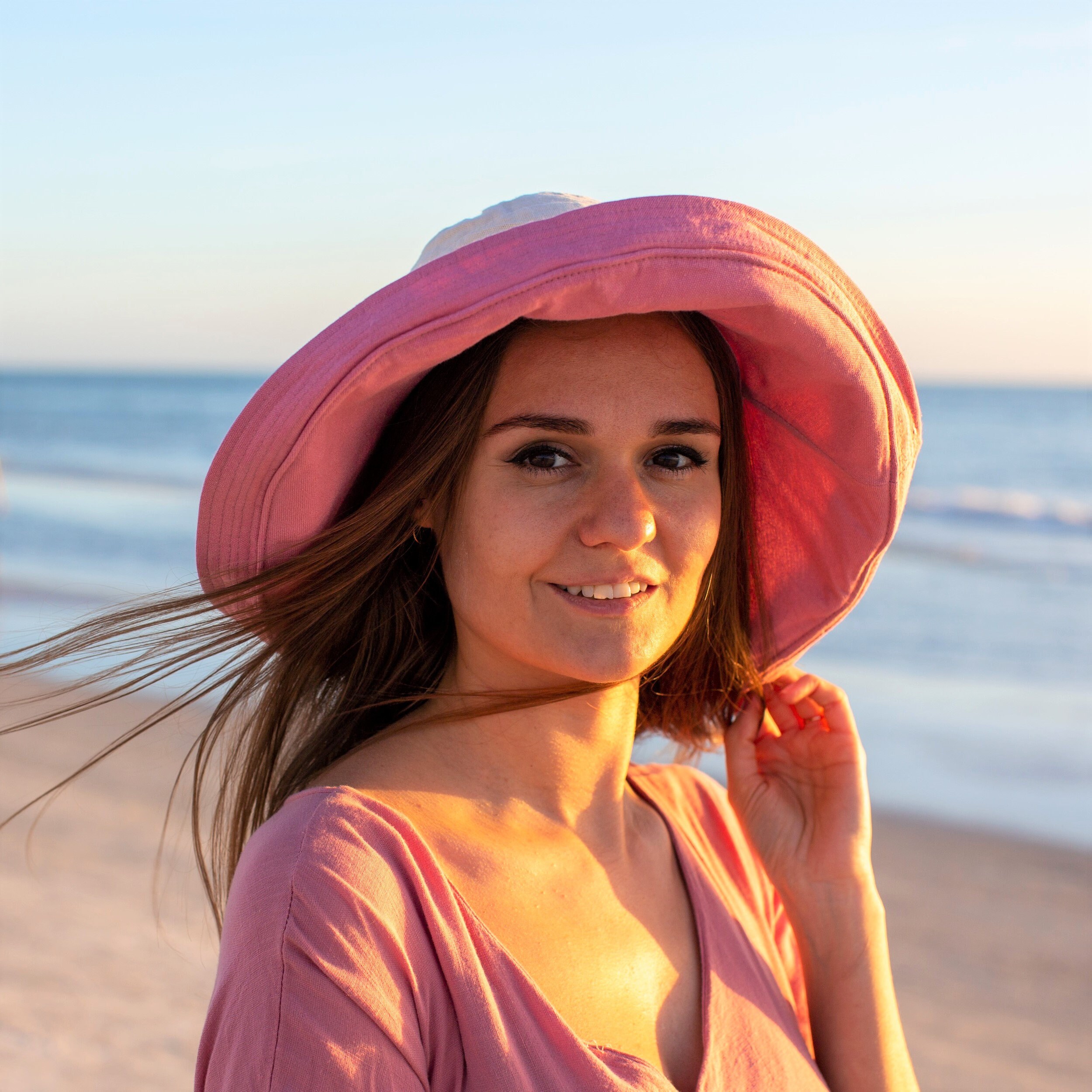 帽子 CREPE de CHINE LONG BRIM HAT 帽子 CREPE de CHINE LONG BRIM HAT Big Brim Hat With Chin